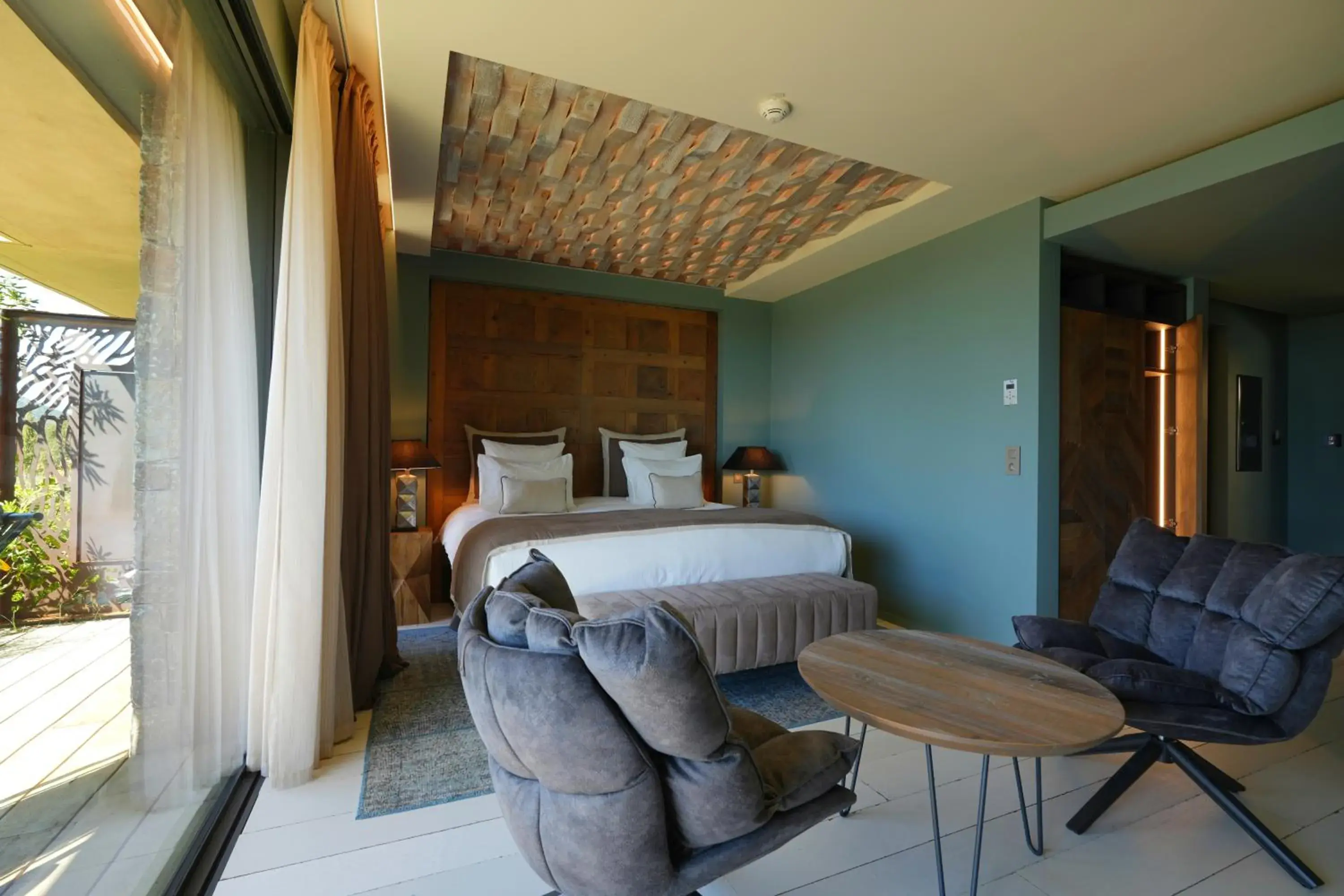 Bedroom, Bed in Les Regalia Hôtel & Spa